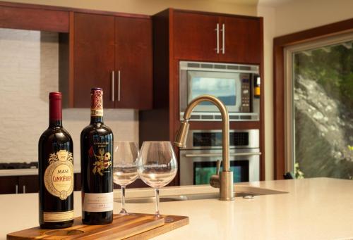 Exclusive Private Island - Pacific Ocean Paradise in Madeira Park (BC)