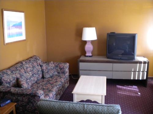 Sundowner Motel - image 2