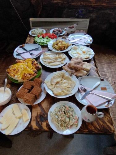 ELISO'S GUESTHOUSE in Bagvdanari