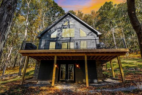 New Wintervue Home With Fireplace - Pet Friendly