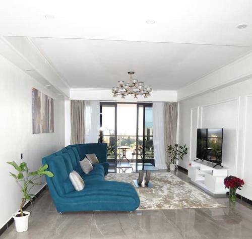 Spacious 3 Bed Apartment-Gym Pool and Rooftop View