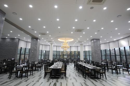 Restaurant, Benikea Hotel Seosan in Seosan-si