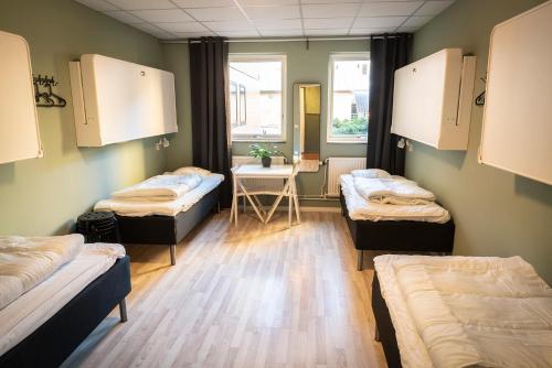 Göteborg Hostel Room Type - Family Room (8 Adults) with Shared Bathroom