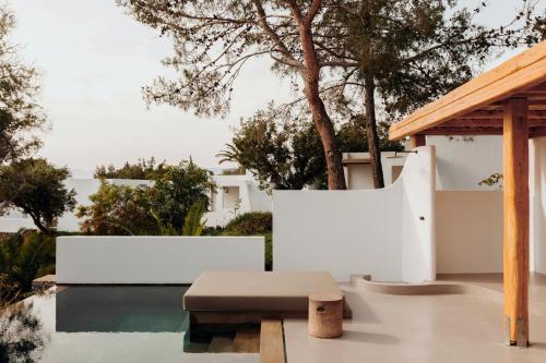 Minos Beach Art Hotel, a Member of Design Hotels