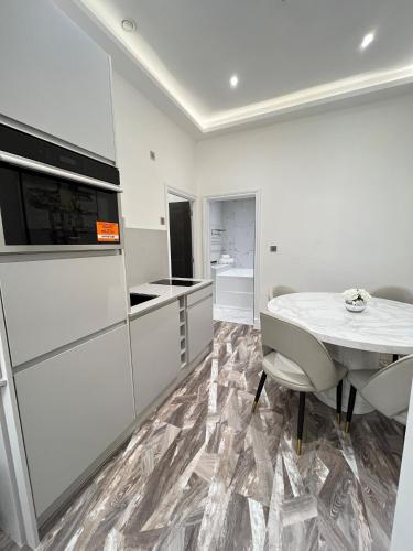 Kitchen, Philharmonic Hotel near Williamson Tunnels - Friends of Williamson's Tunnels