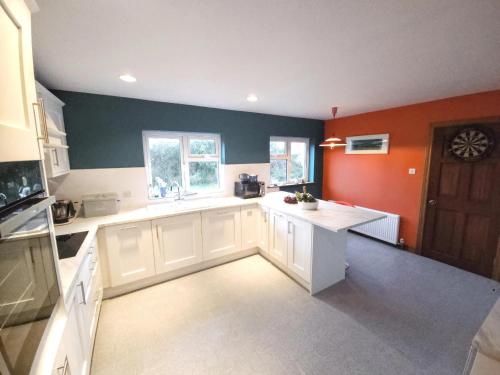 Konyha, Lark Rise Holiday Home Glenbeigh by Trident Holiday Homes in Kerry
