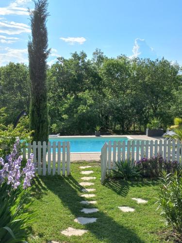 Bassein, maison de campagne avec piscine in Figeac