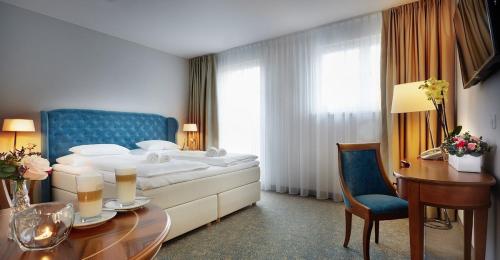 1 double bed, 1 twin bed