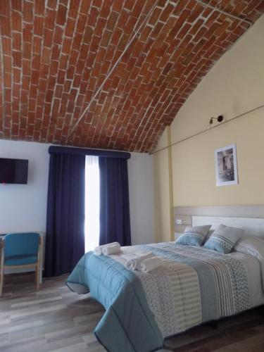 1 double bed, 2 sofa beds
