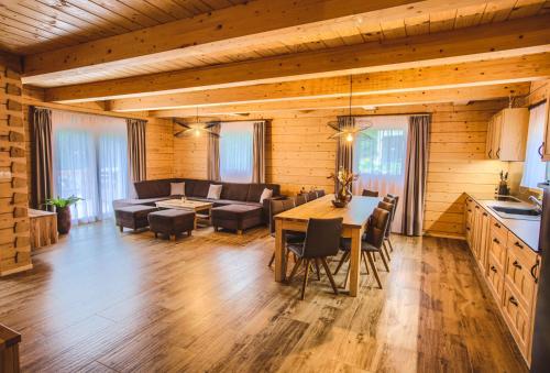 Koplietošanas atpūtas telpa ar TV, Zruby Pod Chopkom in Horná Lehota (Banská Bystrica)
