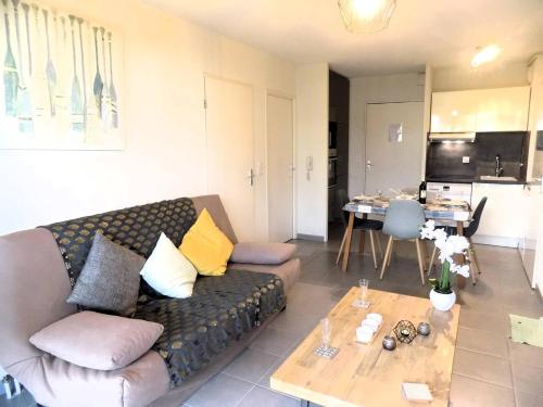 Royan - CONFORTABLE APPARTEMENT - TERRASSE et JARDINET PRIVATIF - WIFI - Location saisonnière - Royan