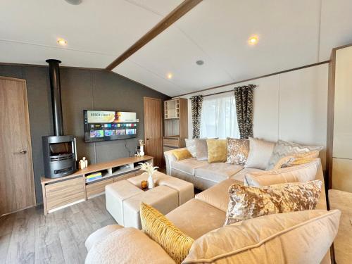 Luxury Langham Lodge in كليزورى