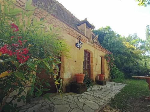 Domaine de La Barde apartments in the old walnut mill and forge