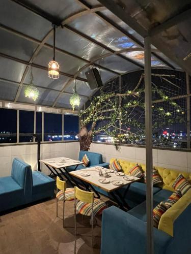 Skats, HOTEL TAMARIND in Mohali