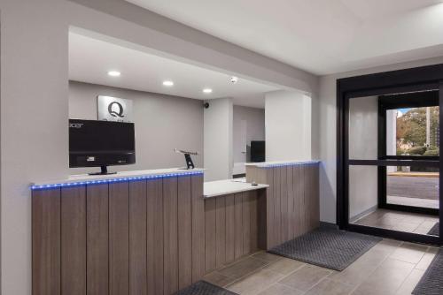 Quality Inn near Casinos and Convention Center in Bossier City, USA