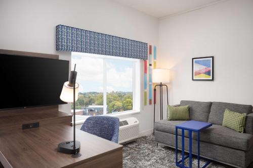 Hampton Inn & Suites by Hilton Rochester Downtown - image 13