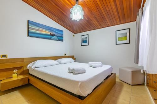 Sea View Charm - Mondello Apartment with Terrace, Palermo (zdjęcie 3)
