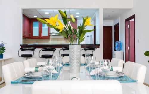 Maison Privee - Premium Apt in the Heart of JBR Beach, Dubai, Dubai (photo 11)