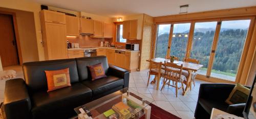  Majis 4, Unterkunft in Champoussin