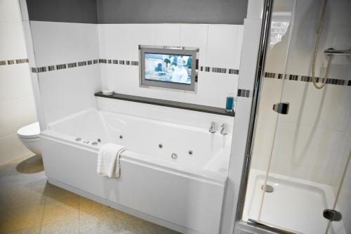 Judges Hotel - image 4