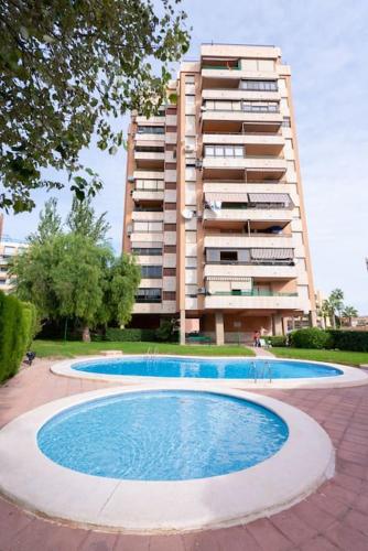 2 Bed apartment near the beach with pool