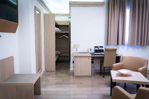 BHB Hotel - image 2