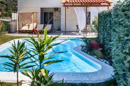 Marilis House, private pool, WIFI, mountain view, Netflix, self-check-in gîte à louer Aktoúnda