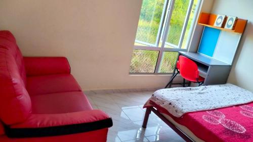 Homestay Dena Moon Inn in ตุมปัต