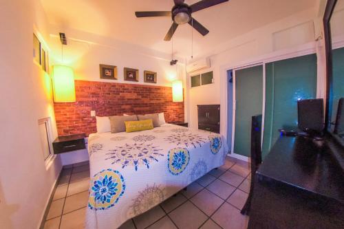 One-Bedroom Apartment image 5