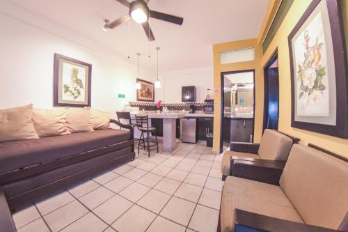 One-Bedroom Apartment image 3