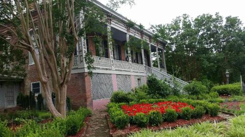Corners Mansion Inn - A Bed and Breakfast - 숙소 외관