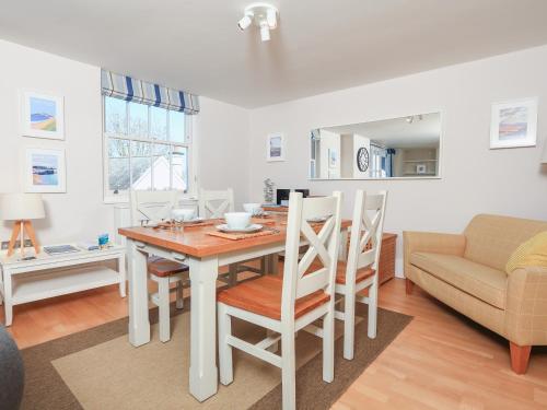 15 Combehaven - image 11