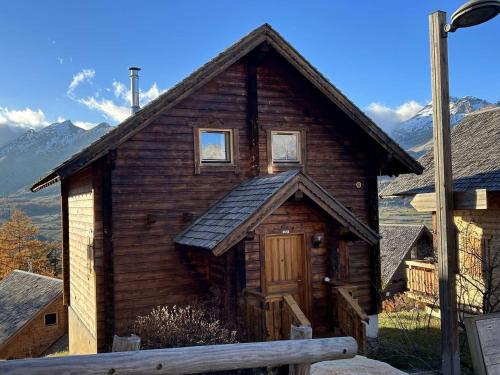 Chalet La Joue du Loup, 4 pièces, 8 personnes - FR-1-651-11