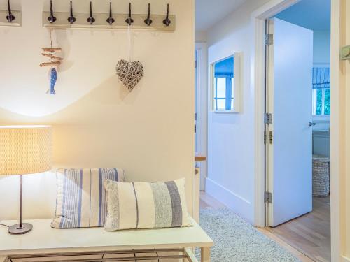 15 Combehaven - image 4