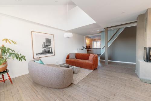 In the middle of Lofoten! Unique and spacious on the docks. in 斯塔姆松