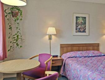 Redwood Inn photo
