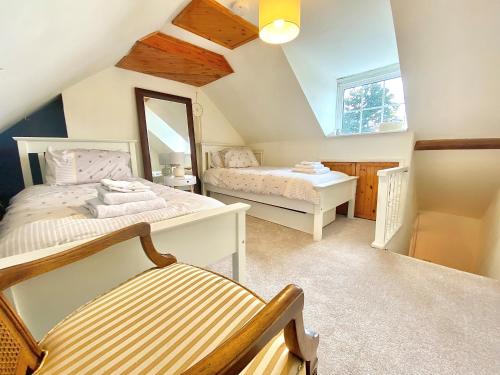 Bumblebee Cottage - Cosy Cottage in Area of Outstanding Natural Beauty