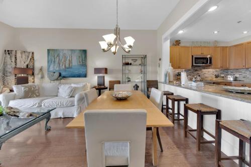 Redfish Village 409 top floor stay on 30A