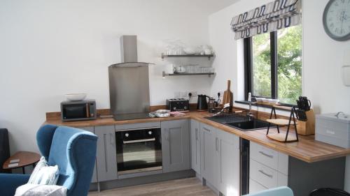 Konyha, The Old Egg Shed in Whitstone