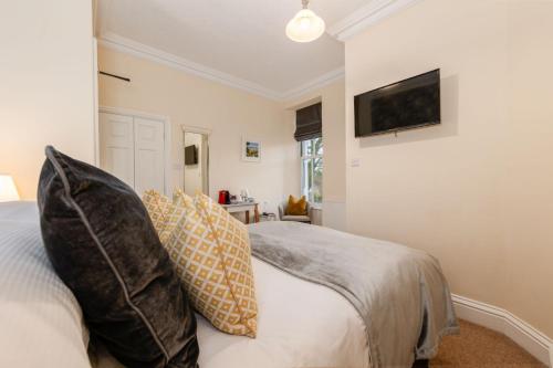 Standard Double Room image 2