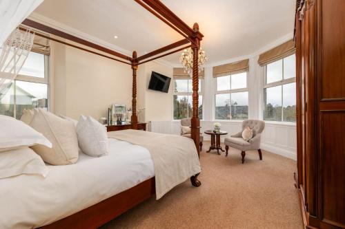 Four Poster Room image 3