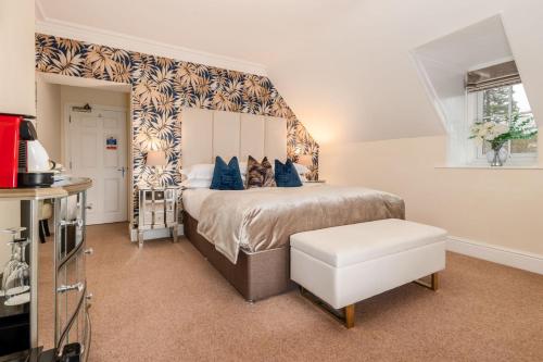 Master Room image 4