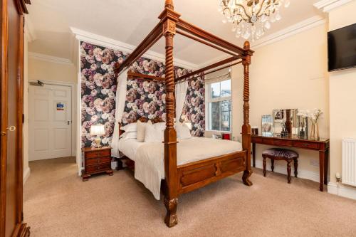 Four Poster Room image 4