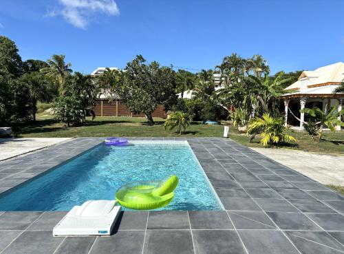 Gîtes Soleil étoilé - Piscine - Jardin fleuri - Terrasse