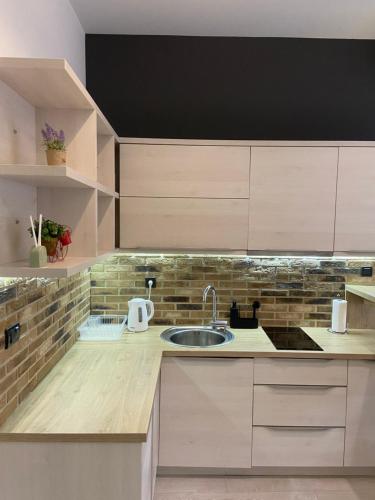 Boulevard Apartments - image 6