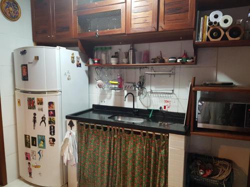 Konyha, Casa Cultural Caiçara Paraty - WiFi, Vaga privativa, próxima ao Centro Histórico (Casa Cultural Caicara Paraty - WiFi, Vaga privativa, proxima ao Centro Historico) in Cabore