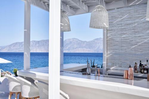 酒吧/高級酒吧, The Island Concept Luxury Boutique Hotel in 聖尼古拉奧斯