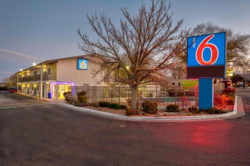 Photo - Motel 6 Santa Fe