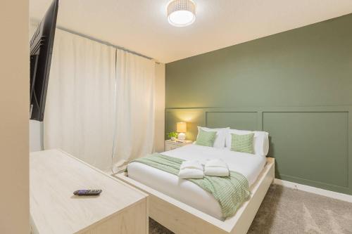 Family 4BR w Private Pool near Disney Parks, Osceola