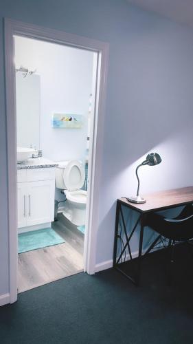The Cali Suite w/ Private Bath - 15 min from The Airport, 10 min from Six Flags in Atlanta, USA
